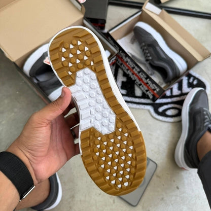 Tênis Unissex Vans Ultrarange 3D Cinza Escuro